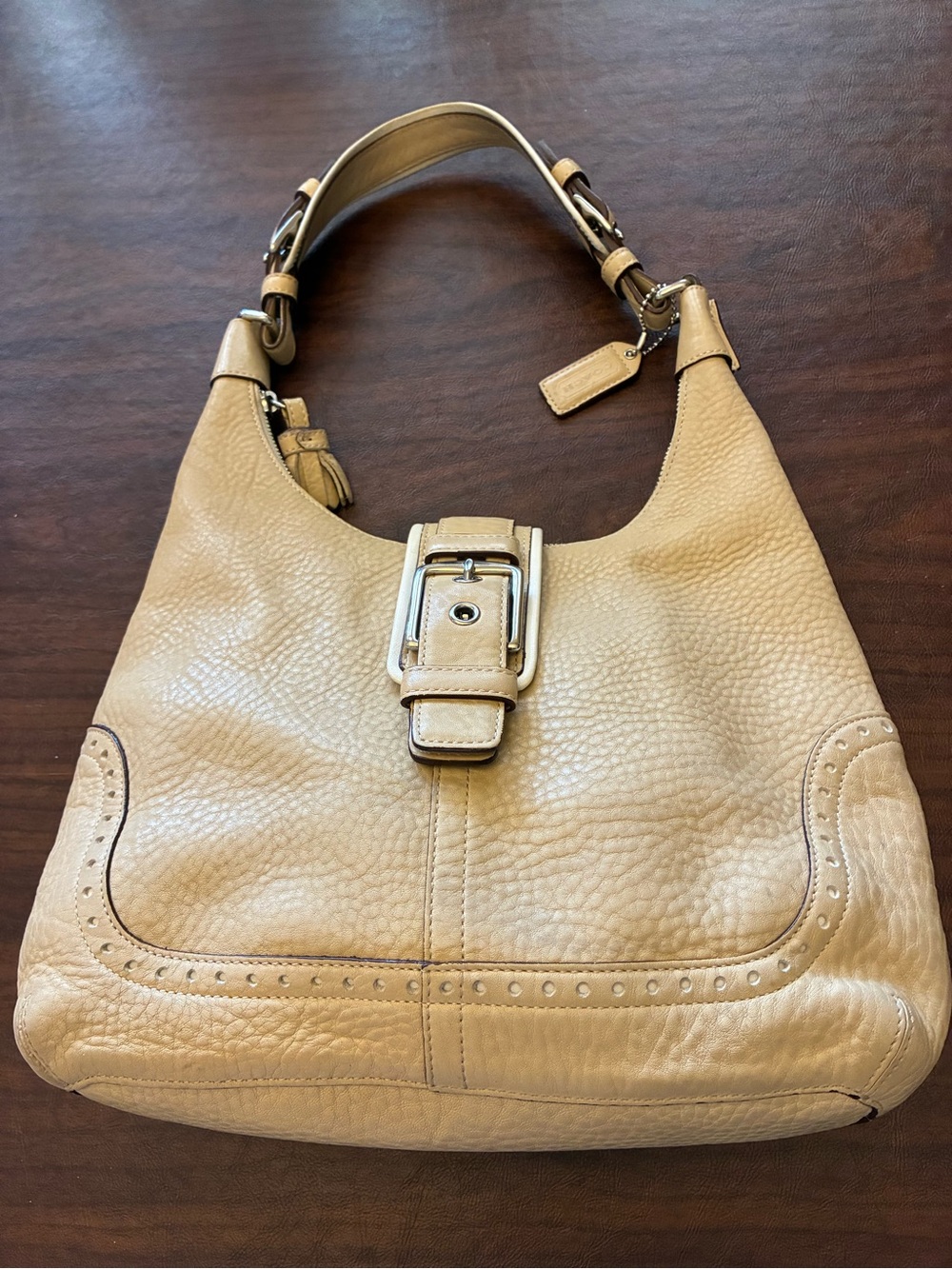 VTG Coach Pebbled Leather Shoulder Bag in Beige A065-5054